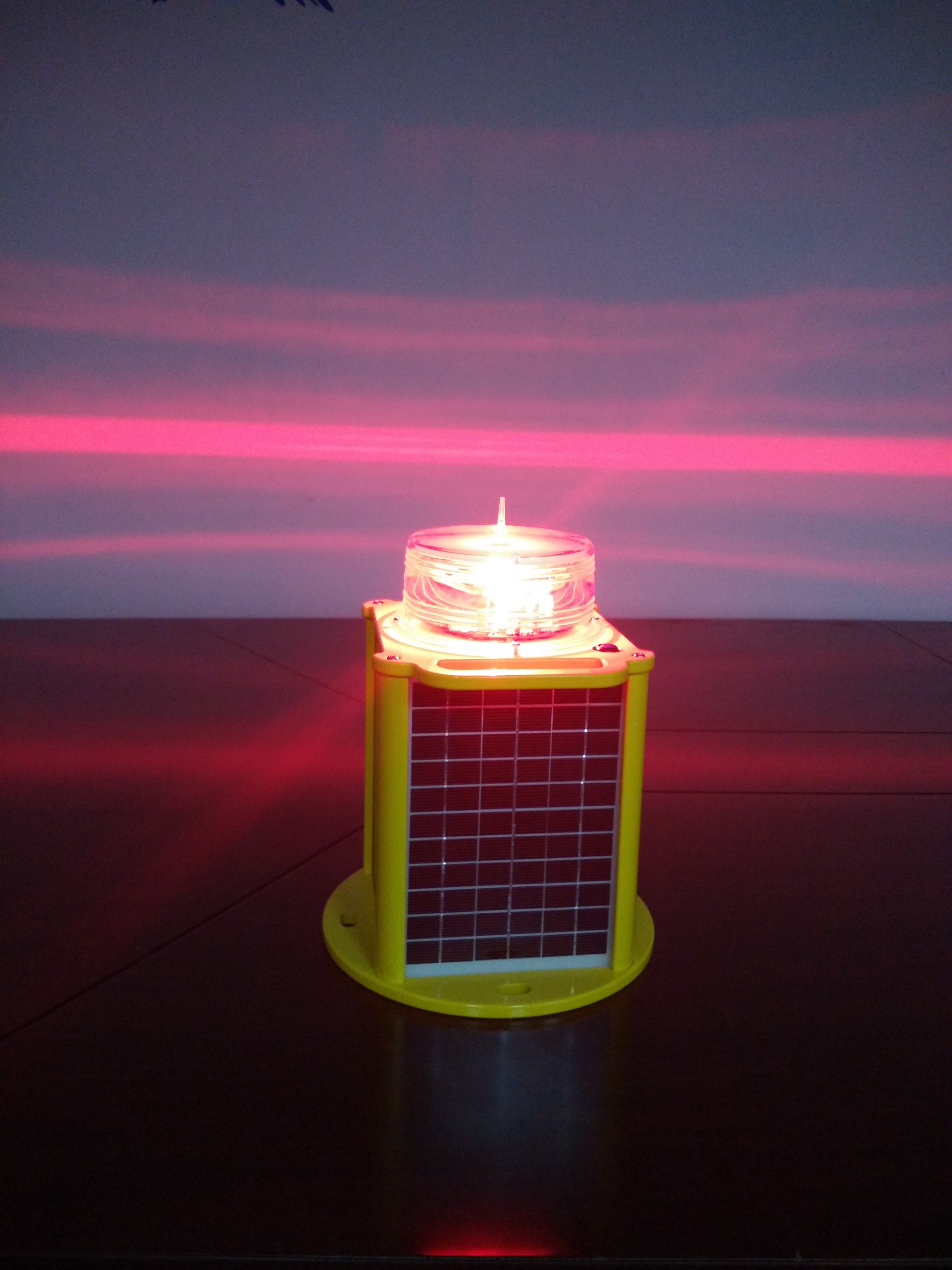 256 Characters Solar Marine Lights GPS Syn Function Recyclable Batteries