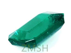 China Emerald Green Sapphire Raw Gemstone Crafted By Lab For Exquisite Jewelry wholesale