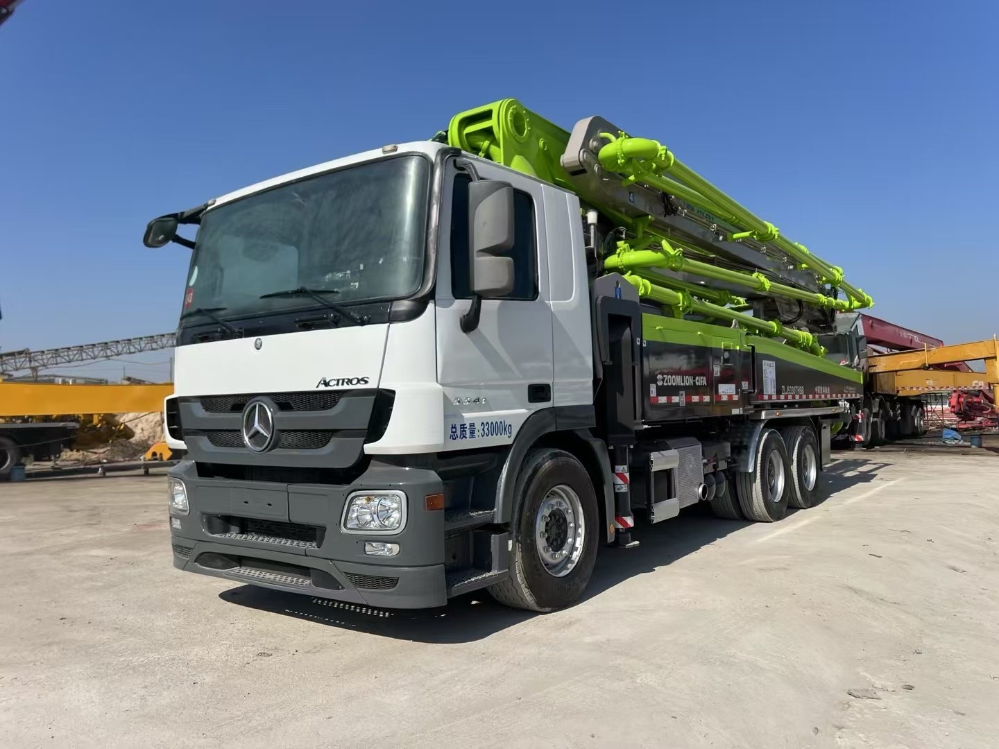 Zoomlion 47m Boom Pump Truck for construction site, for sale at preferential price