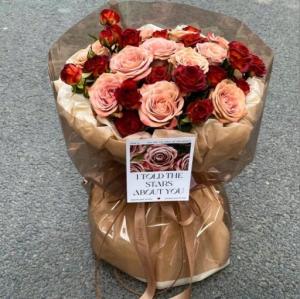 China Colored jelly film, transparent crystal cellophane flower bouquets, fresh flower wrapping paper, OPP film, waterproof floral art wrapping material wholesale