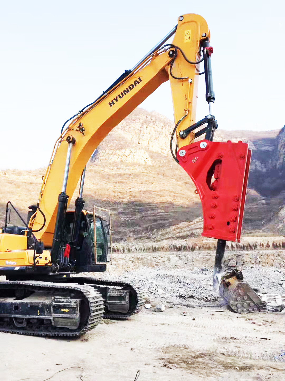 25-30 Ton Hydraulic Breaker Hammers Excavators 155mm Rod For Hard Road