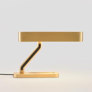 China Modern Gold Metal Table Light Living Room Bedroom Bedside Colt LED Table Lamp(WH-MTB-238) wholesale