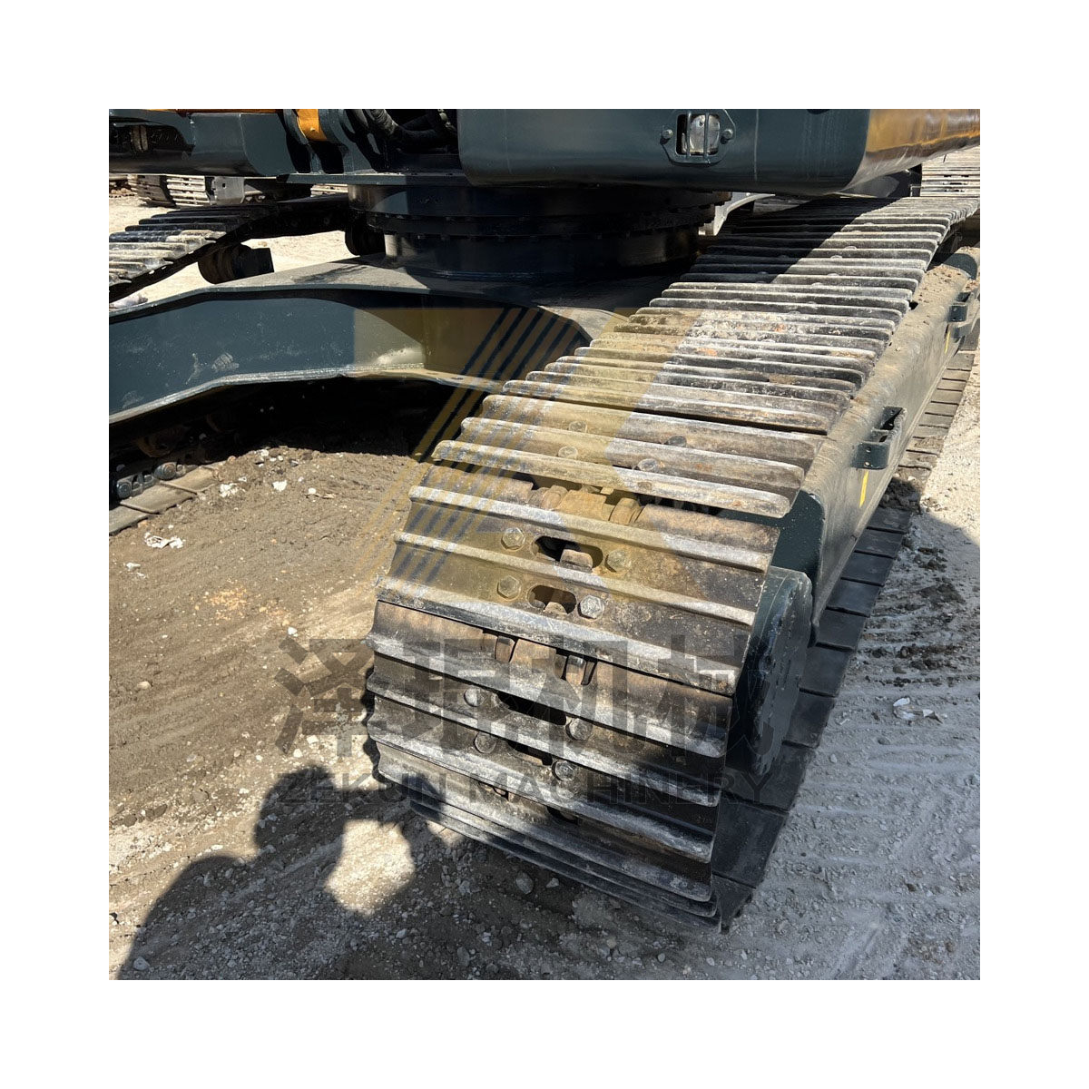 Hyundai 305LC 30Ton Crawler Excavator 198KW for Infrastructure Projects