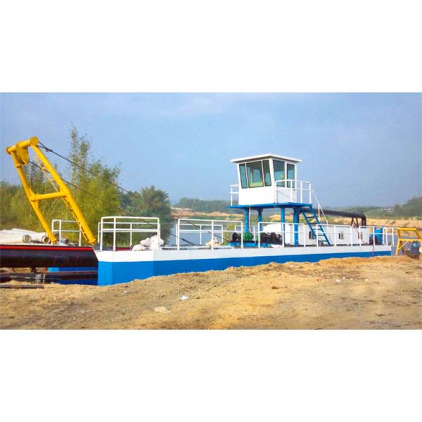 Self Propelled Cutter Suction Sand Dredging Ship 800m3/H Working Capacity