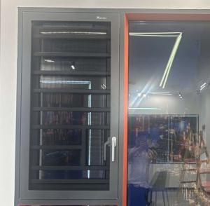 China Customizable Swing Open Window Easy Installation With Insulation Profiles wholesale