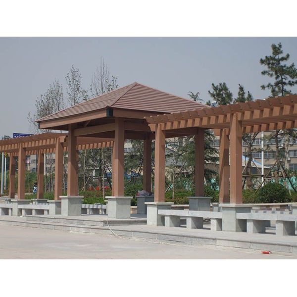 Engineered Wood and Plastic Composite Decking Flooring for Customized Outdoor Garden