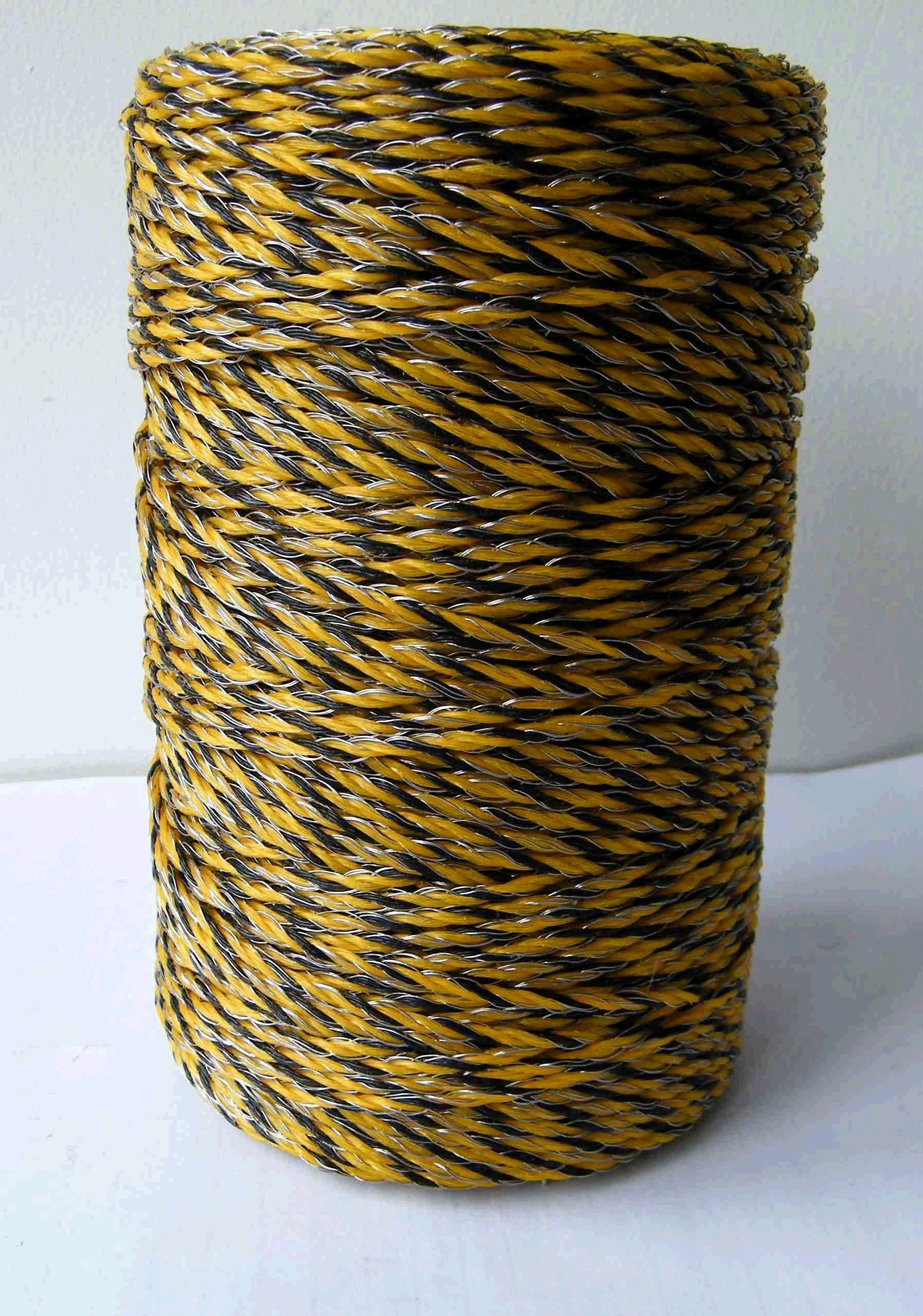 Factory price electric fence poly wire for horse / sheep / livestock fencing Model QL720