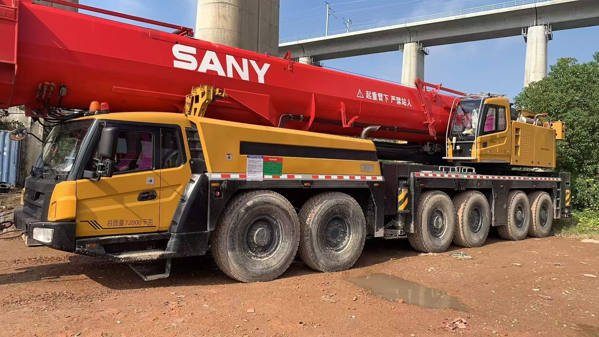 2020 Sany 300 Tons Mobile Truck Crane with Safe and Stable Performance 40m Jib Length Gross Weight 72000 kg
