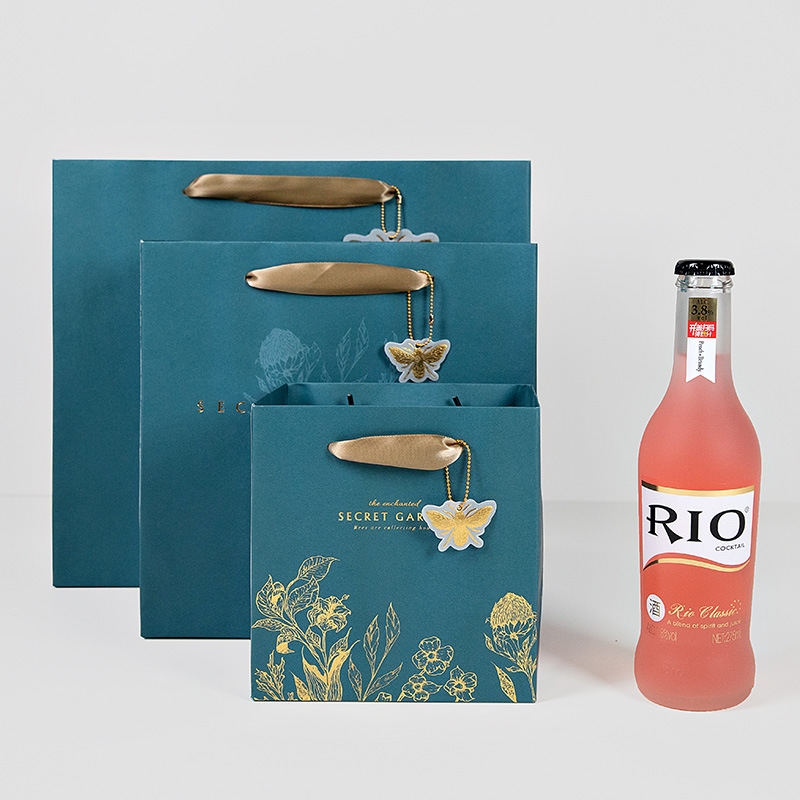 Wholesale Custom Printed Logo Luxury Shopping Gift Paper Bags With Handle