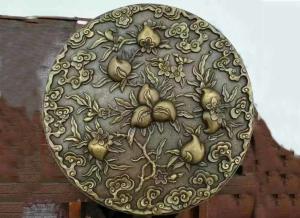 China Casting Bronze Relief Sculpture Classic Style 1.8m Diameter Decorative Peaches wholesale