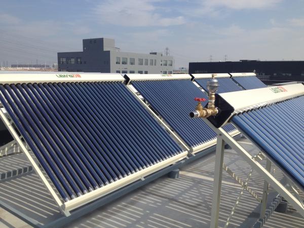 Hotel / Hostels Pressurized Solar Hot Water Heating System With Intelligent