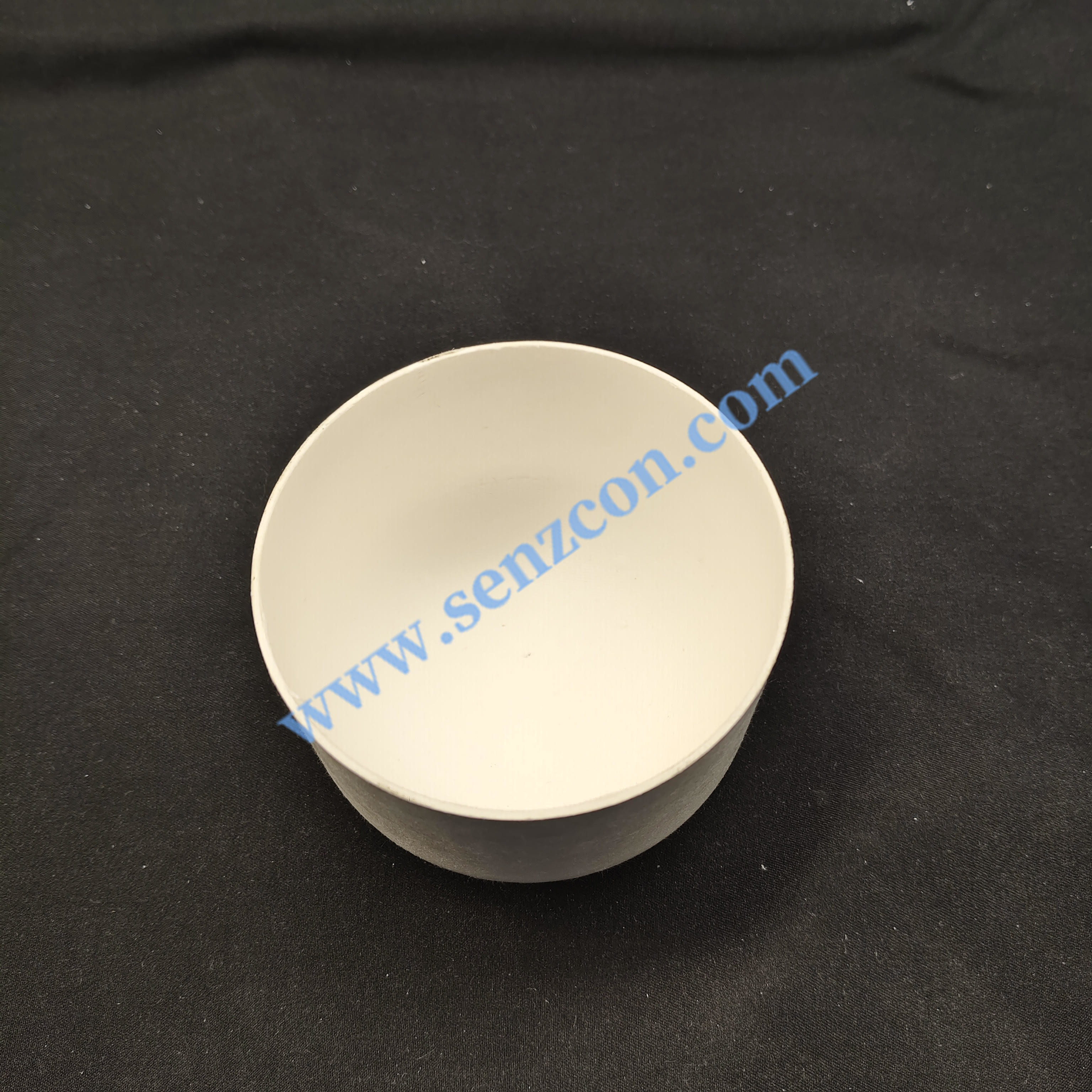 OEM vacuum flasks from a Ningbo factory. The packaging lids are made of white sugarcane pulp through pulp molding. They are environmentally friendly