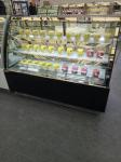 Open the door cake cabinet, air cooled refrigerator, table, room temperature