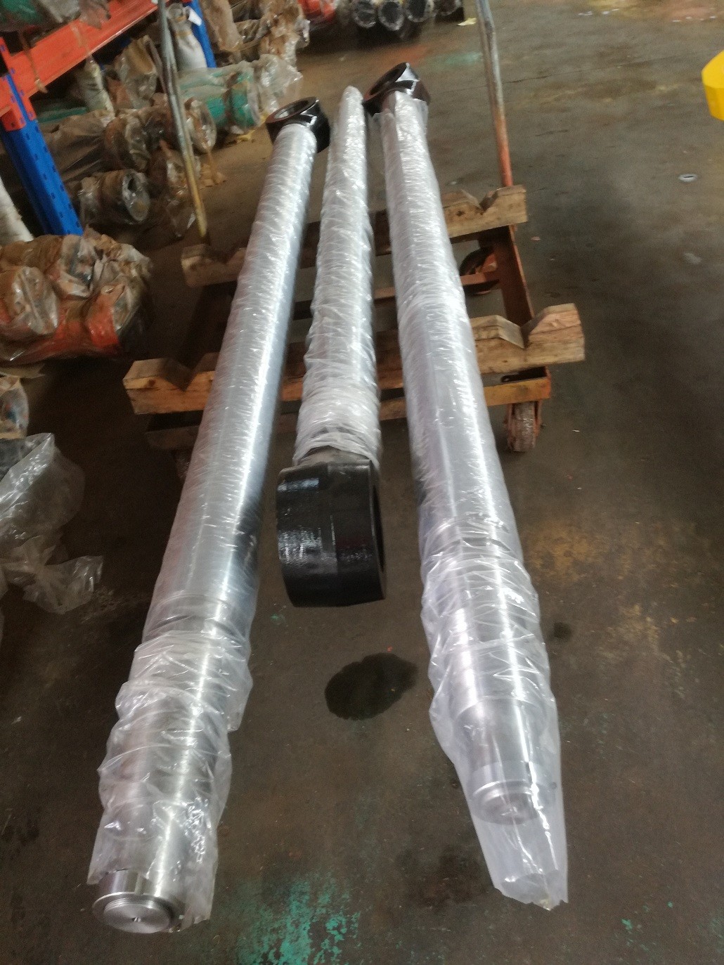 cat E390 arm hydraulic cylinder rod , CHINA EXCAVATOR PARTS