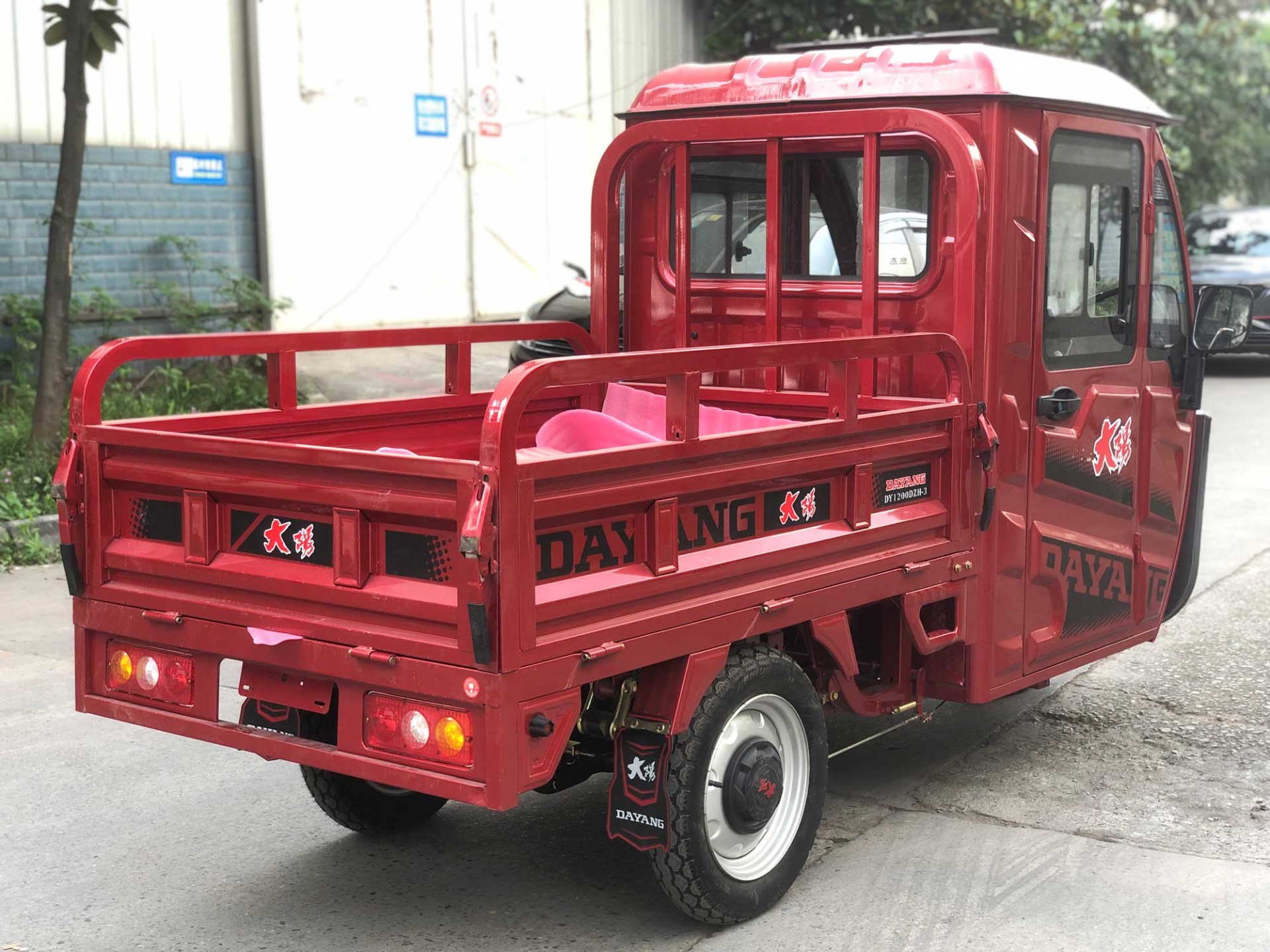 Electric Tricycles For Farm 1000W 1200W 1500W 60V And 1000kg Loading Capacity