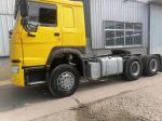 Manual Transmission Type HOWO 6X4 Prime Mover Truck 50t Diesel Engine Trailer