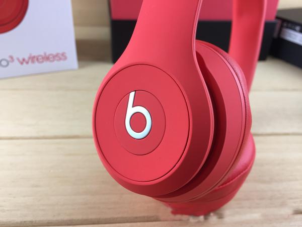 Sealed Apple Beats SOLO3 Wireless Headphones limited edition red Gold made in