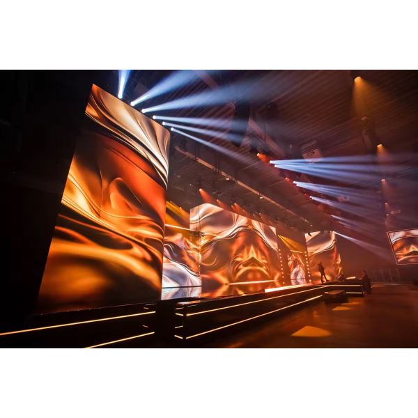 Aluvision Frames LED Display With 496mm X 496mm Size GOB Technology And Front Service
