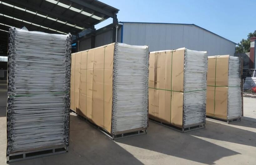 Welded 2400X1500mm Tubular Steel Fence For Motorways