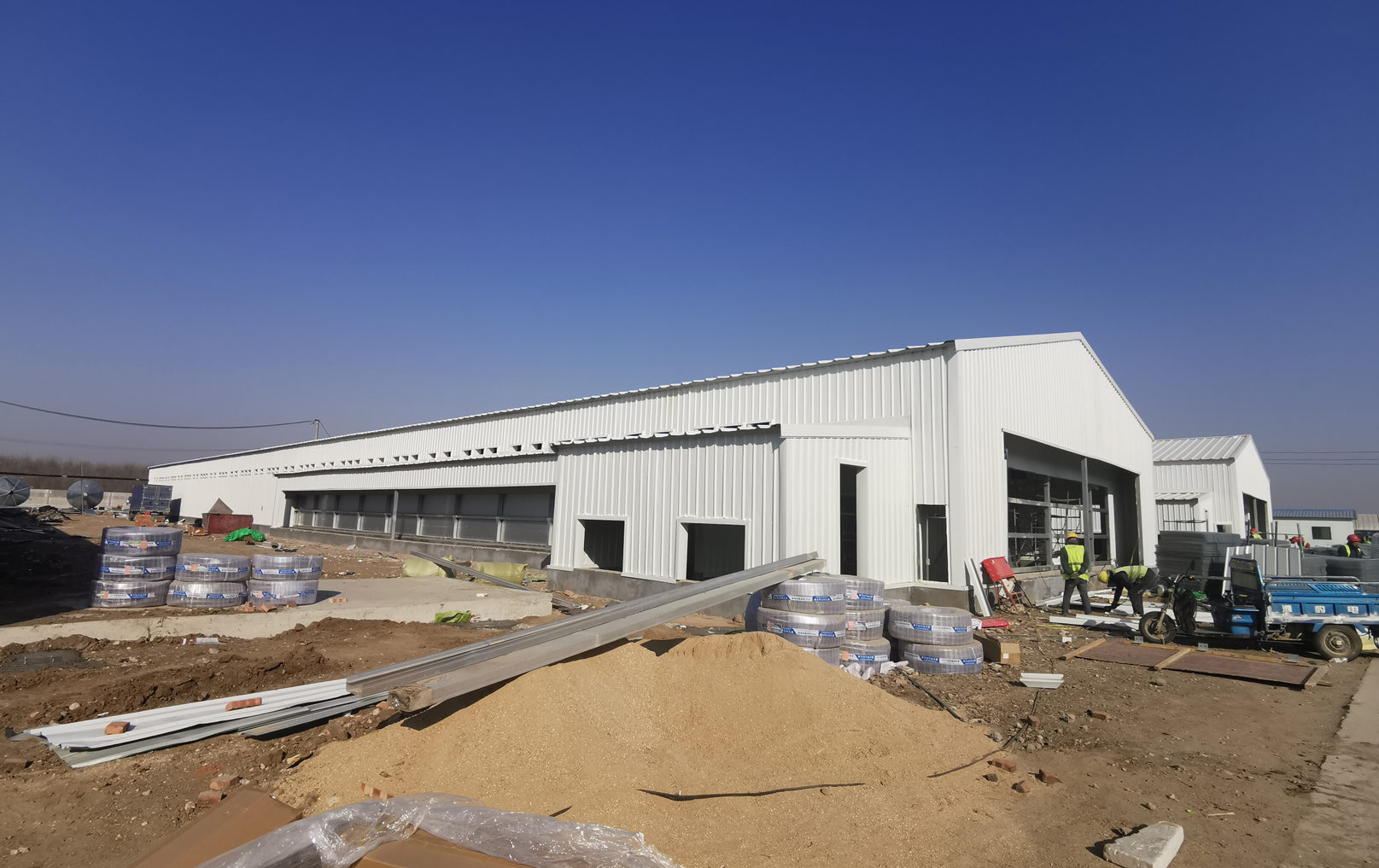 Q235B Galvanized Steel Structure Poultry House Bolts Connection Steel Chicken Houses