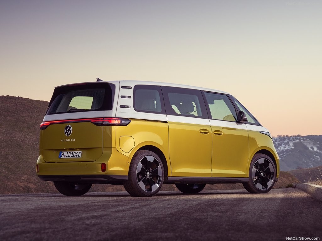 VW classic camper MPV Volkswagen ID Buzz. 2023-electric robort large space practical for families
