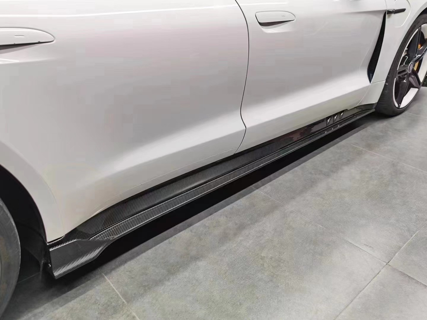 Dry Carbon Fiber Carbon Fibre Body Kit for Porsche Taycan Taycan Upgrade PAKTECHZ Style Front Shovel Diffuser Spoiler Body Kit