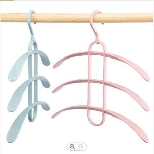 China 3 Layers Wide Shoulder Hangers Plastic Fish Bone Shape wholesale