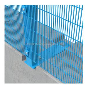 China Sustainable Garden Security Mesh Fence with Hot-Dip Galvanized Anti-Climbing Coating wholesale