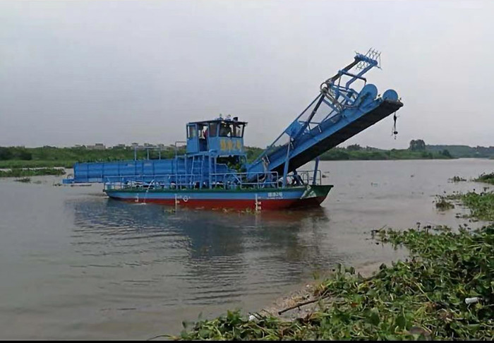 2 Section Aquatic Plant Harvester With 1.2M Harvesting Depth For River Waterweed Harvesting