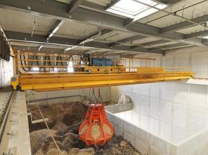 China Electricity Powered Grab Overhead Crane With 1000W Power Consumption wholesale