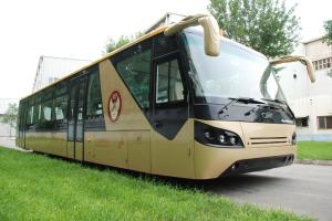 China Professional 13 Seat Airport Coaches Apron Bus With Cummins Engine wholesale