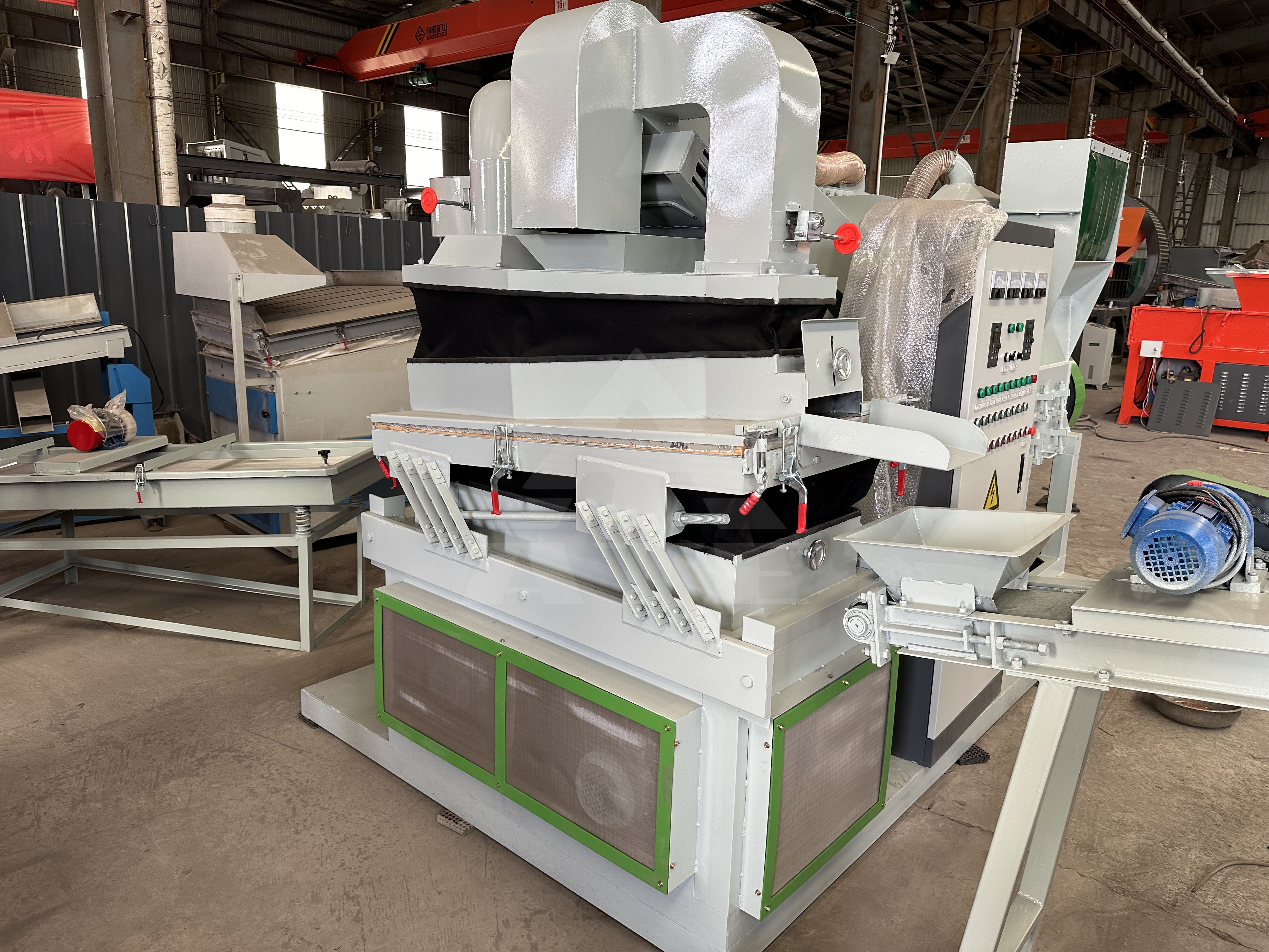 Scrap Copper Wire Recycling Machine Copper Radiator Scrap Copper Wire Granulator and Separator