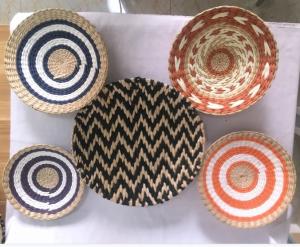 China 2021 new design High quality Wholesale seagrass wicker wall baskets wall plates hanging decor items wholesale