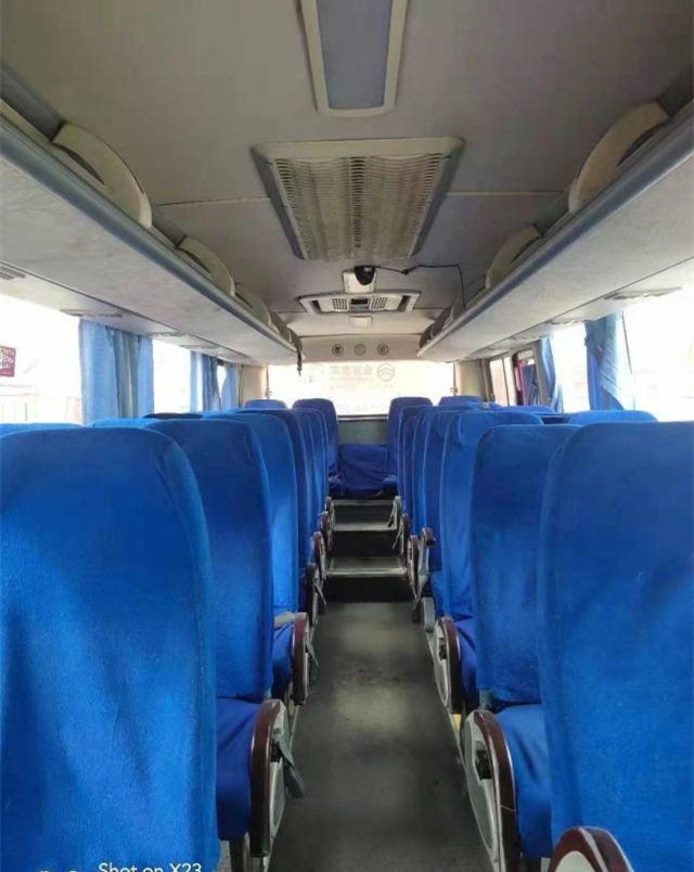 Current Golden Dragon XML6807 Used Coach Bus 33 Seats Used Bus Diesel Engine 140kw No Accident LHD Bus