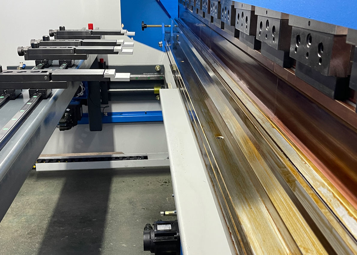 WE67K-250T3200MM Large Sheet Metal Processing Equipment Bending Machine Light Pole Bending
