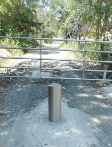 China 6±1mm Thickness Manually Retractable Bollard High Weather Resistance Long Lasting Performance wholesale