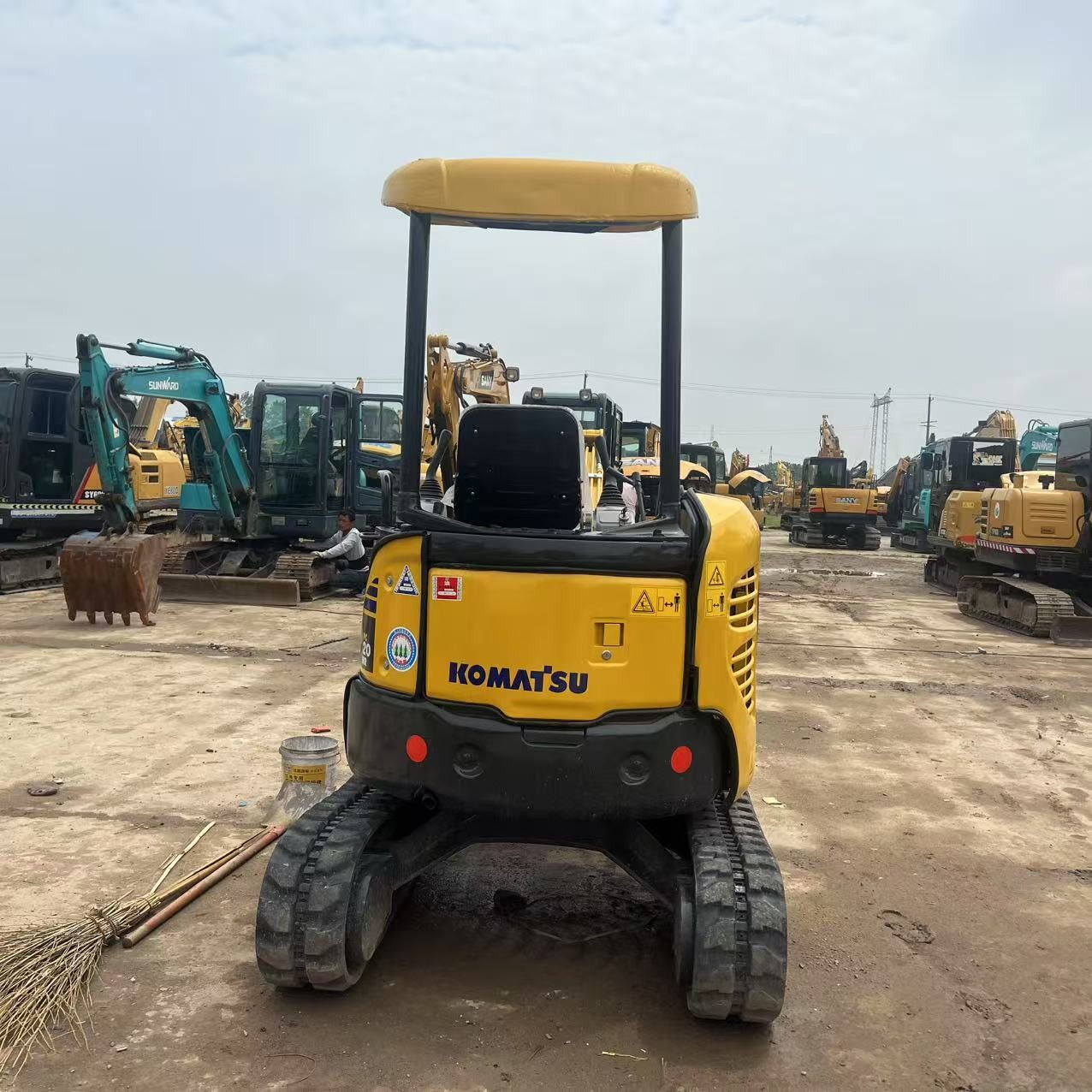 Good Quality Used Komastu PC20 Mini Excavators 2 Ton Samll Secondhand Digger