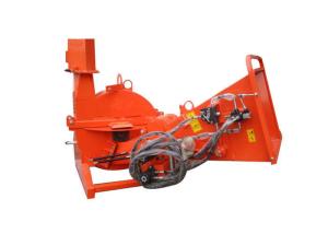 China 95kgs Weight Flywheel Tractor Wood Chipper With Hydraulic Feeding System wholesale