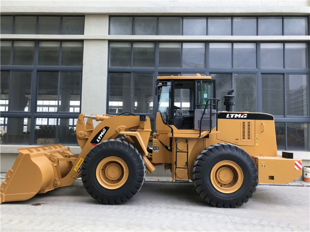 Ce Approval Small Bucket Loader , Compact Articulated Wheel Loader Comfortable