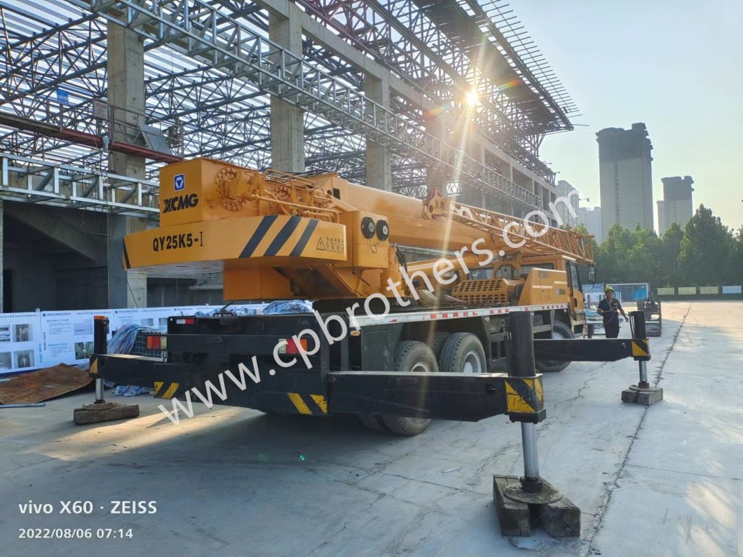 Cheap Machinery 2013 Xg 25ton Used Mobile Truck Crane