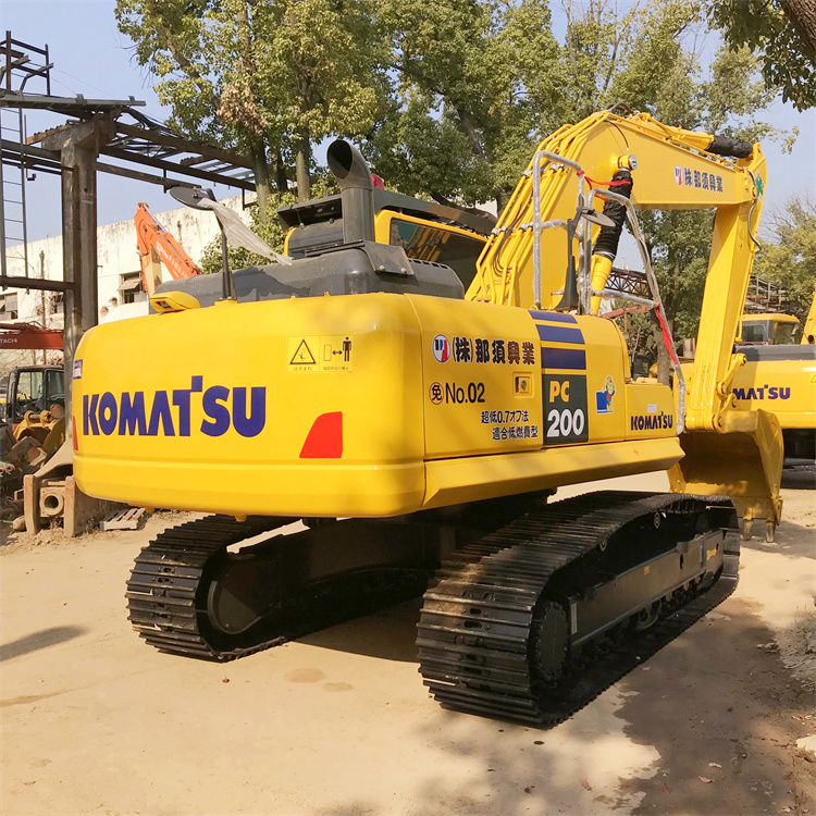 110 KW Good Condition Japan Original 20 Ton Hydraulic Used Komatsu PC200-8 Excavator in Shanghai