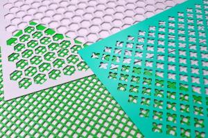 China Low Carbon Steel Aluminum Stainless Steel Punching Hole Decorative Perforated Metal Mesh Sheet Plate For Fencing wholesale