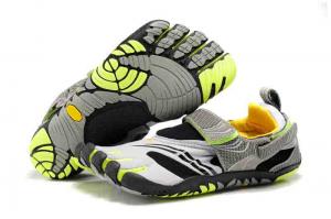 China hottes climbing shoes sport shoes five finger shoes on sale