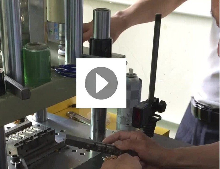Small PE Pvc Vertical Injection Moulding Machine 30T