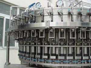 China Servo Motor 2500BPH Carbonated Soft Drink Filling Machine wholesale