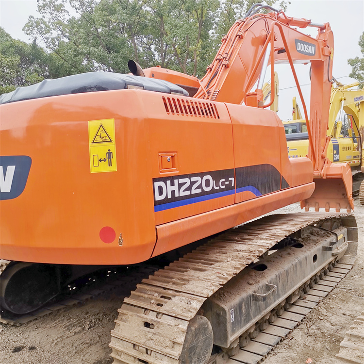 Original Hydraulic Cylinder 22 Ton Doosan Excavator DH220-7 in Good Condition in 2017
