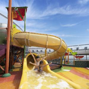 China Amusement Spiral Water Slide Water Playground Equipment Fiberglass Water Slide wholesale
