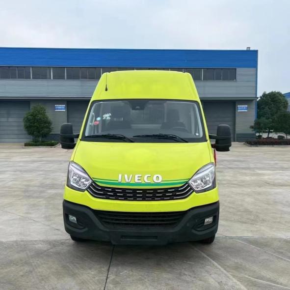 Emergency Rescue Vehicle 933/1097mm Front/Rear Suspension Ambulance With Diesel