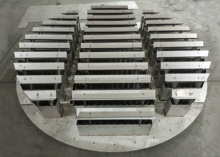 3mm Thick Liquid Controls Distributors Ss304 Random Packing Tower Internals Pan Type