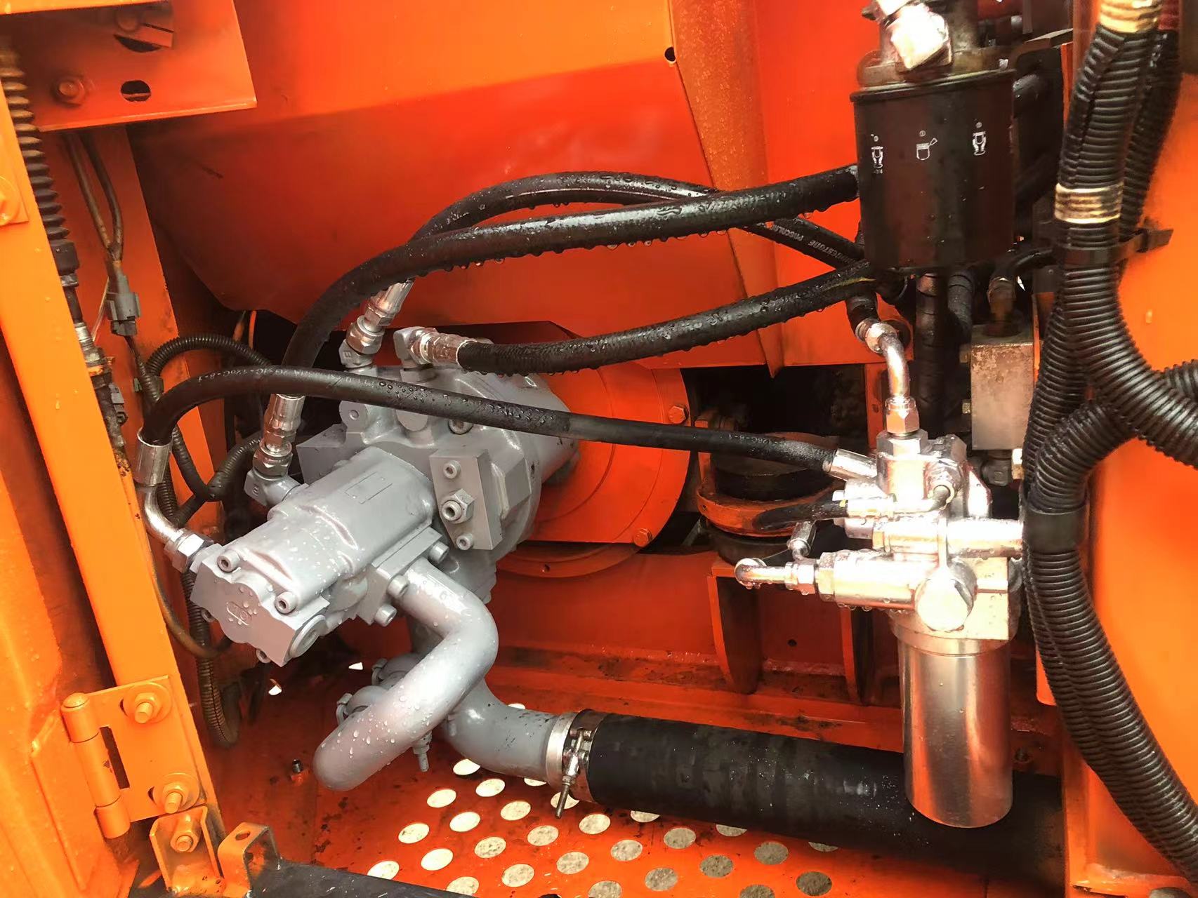 Used Hitachi zx60 6 ton Mini Excavator with Original Hydraulic Valve in Good Condition